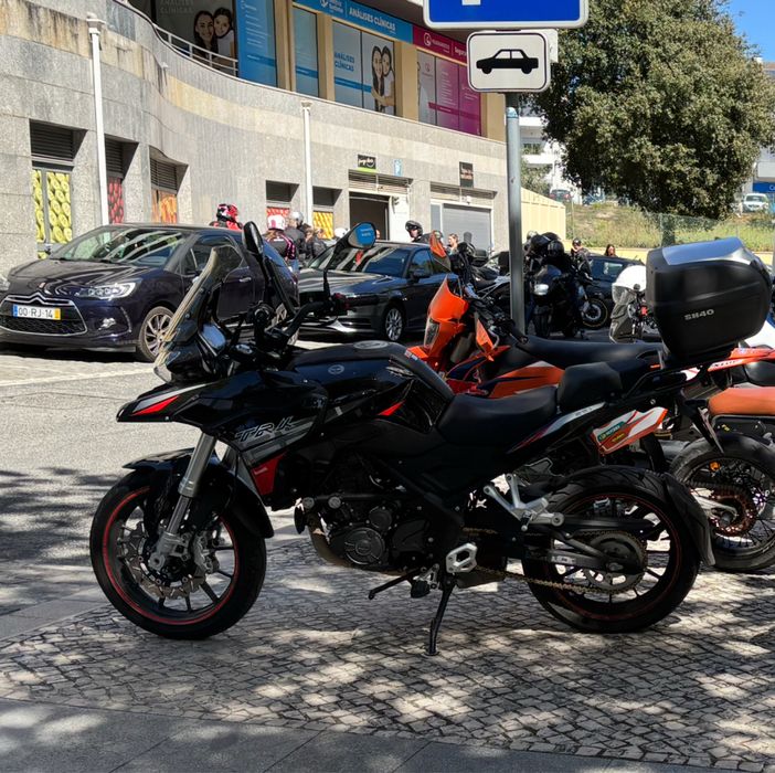 Benelli TRK 251cc top apenas 17600 km ano 2023