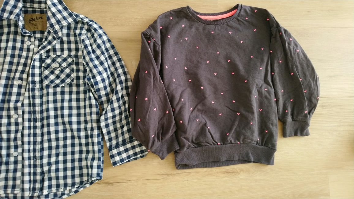Zestaw ubrań bluza sukienki itd  rozmiar 122