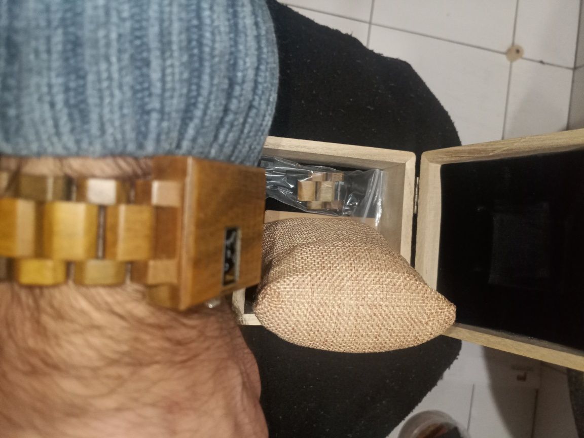 Relógio pulso madeira nobre