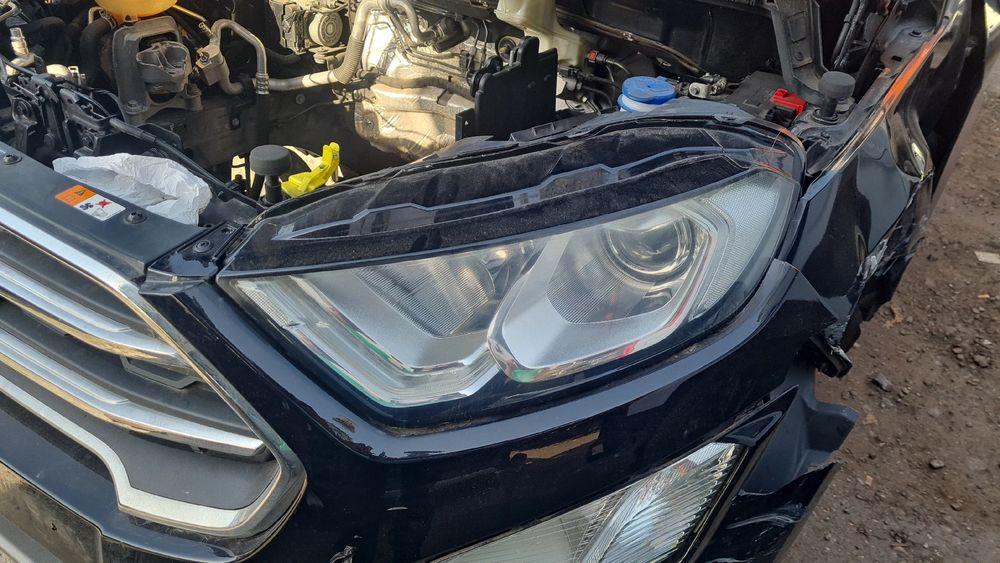 Ótica / farol esquerda FORD EcoSport