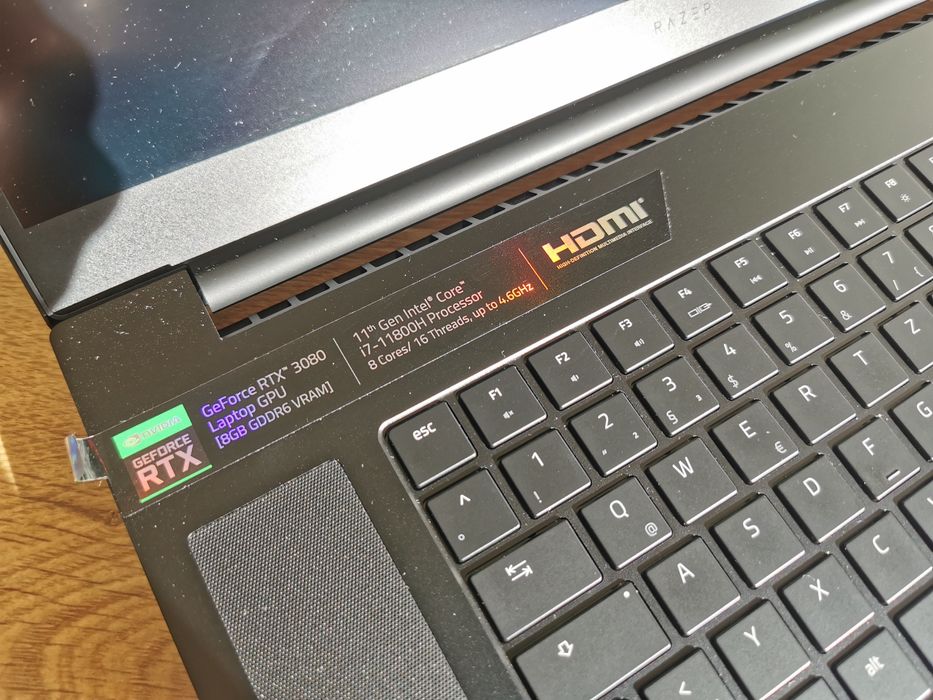 Laptop gamingowy Razer Blade 17 RTX3080 i7-11gen. 32GB RAM, 1TB