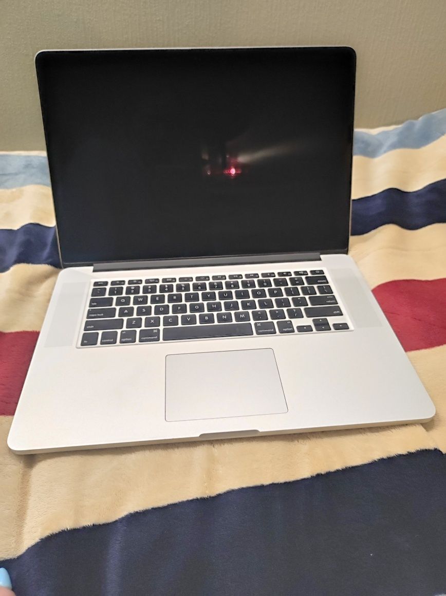 MacBook Pro '15, 2015 вживаний
