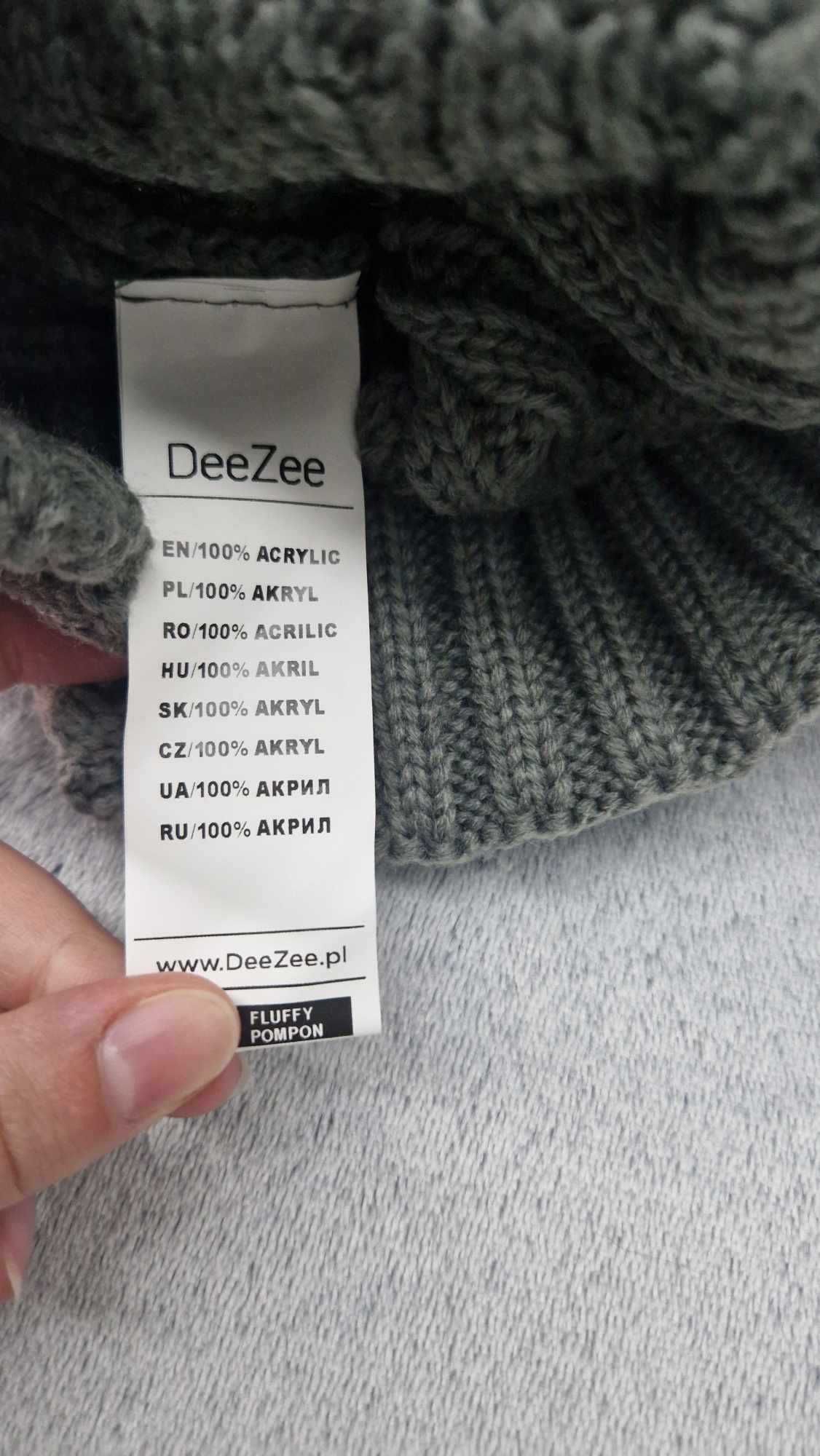 Nowa z metką • szara czapka • z pomponem • damska • DeeZee