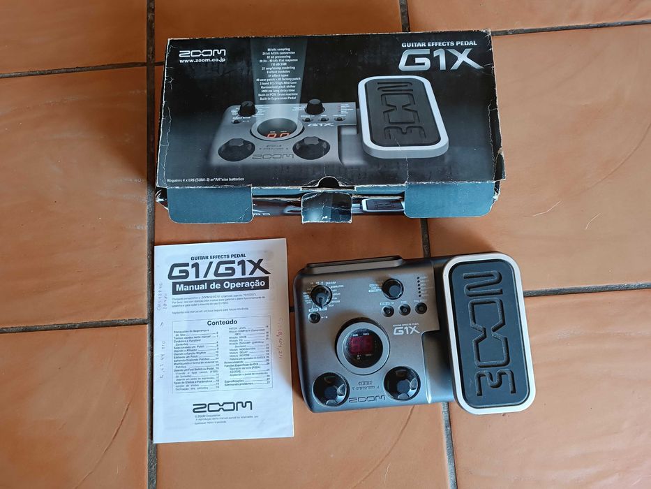 Pedaleira de Guitarra ZOOM GX1 Usada