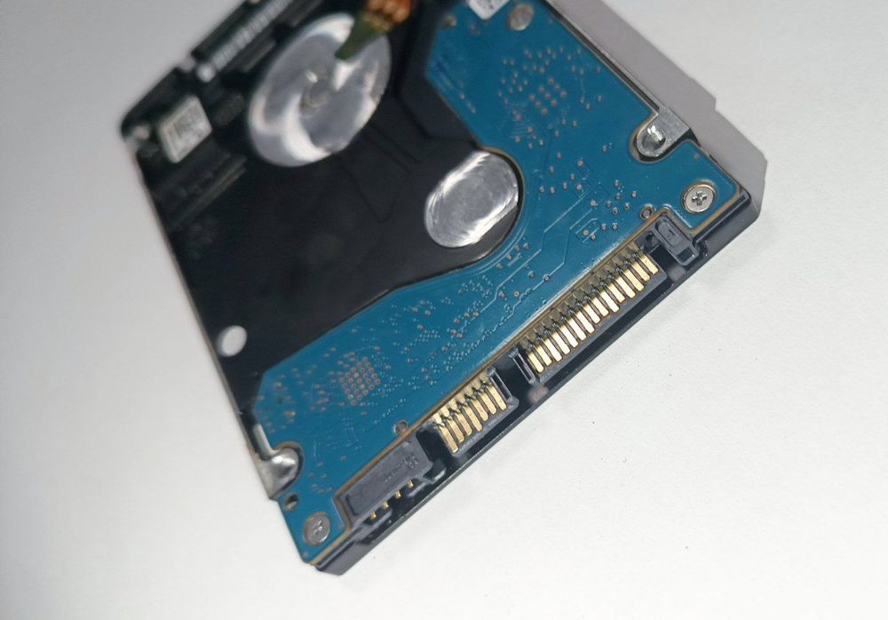 Жорсткий диск HDD Seagate 2.5" 1TB ST1000LM035

WARRANTY VOID IF REMOV