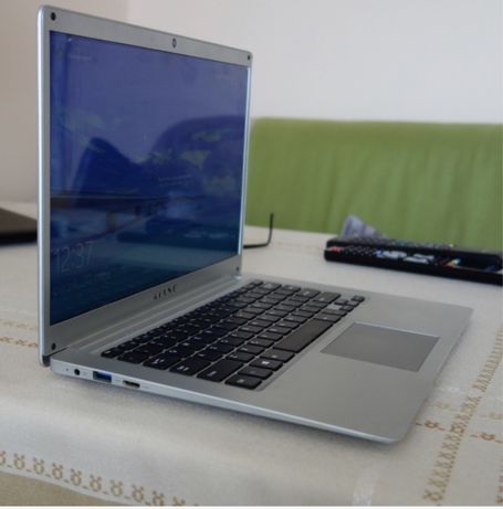 Laptop Kiano SlimNote 14.2