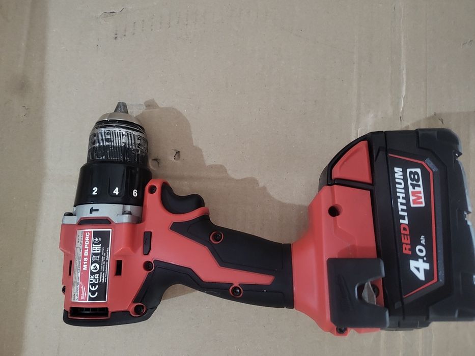 Wkrętarka Milwaukee M18 BLPDRC z Aku 4.0 Ah