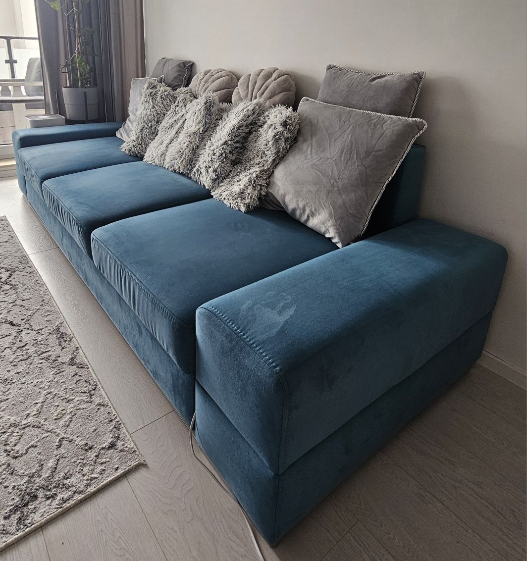 Sofa z pojemnikiem i funkcją spania, pufa gratis!