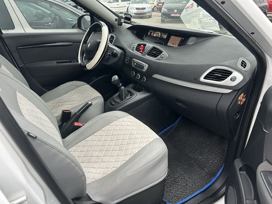 Рено Гранд Сценік