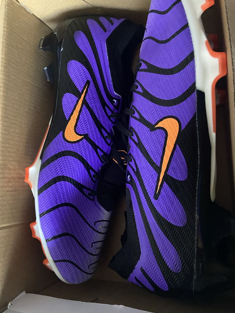 Chuteiras Nike novas