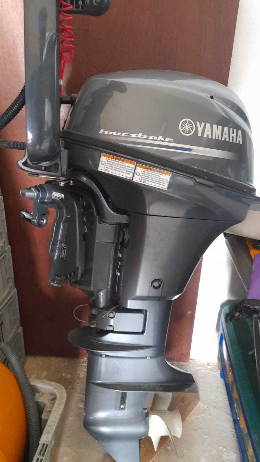 Barco insuflavel da Yamaha novo com motor 9.9