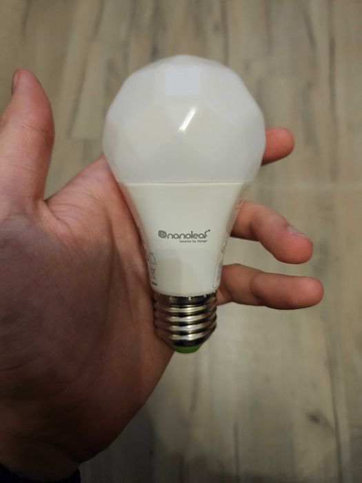 Inteligentna żarówka Nanoleaf Essentials E27 Smart LED RGBW