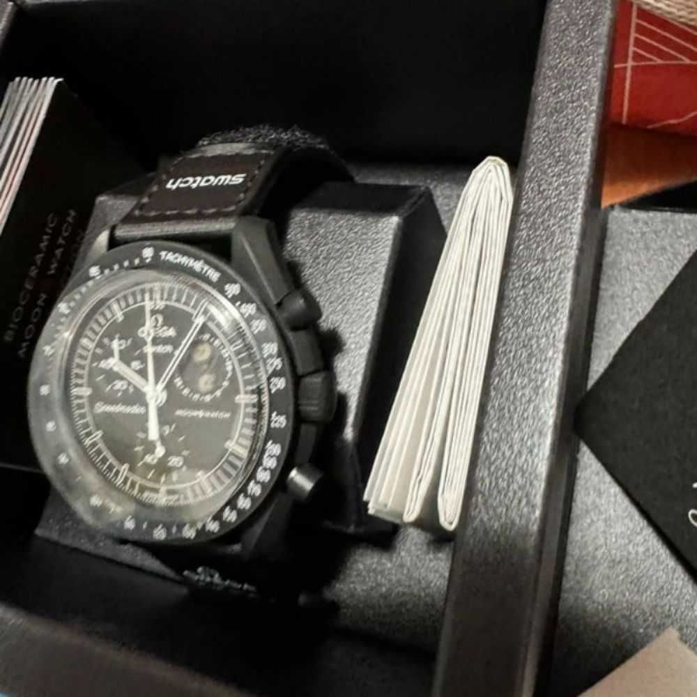 Omega Swatch Snoopy SO33B700: Kolekcjonerski Hit