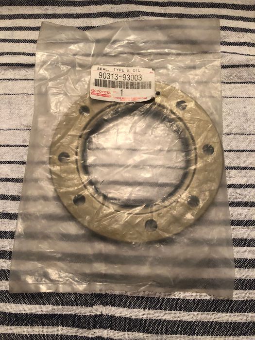 Toyota , сальник поворотного кулака  seal, type k oil 90313-93003