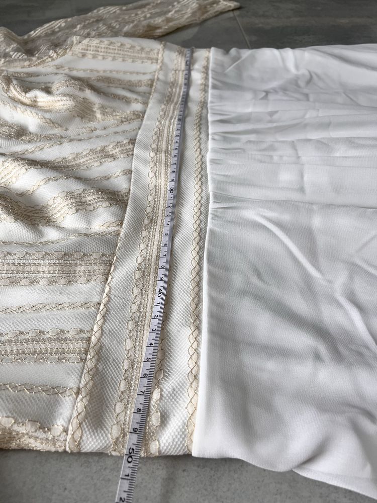 Przepiękna minimalistyczna suknia ślubna boho z rękawkiem