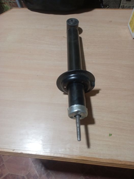 Задній амортизатор на автомобілі ВАЗ