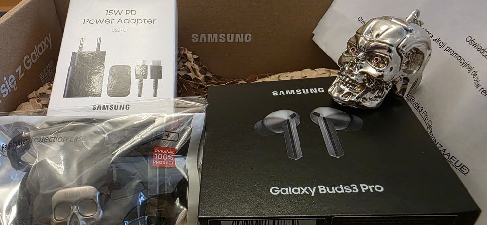 Samsung Galaxy Buds3 Pro oryg. z ładowarką 15W, etui z włókna+brelok