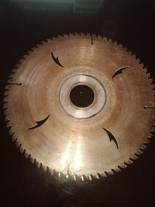 Пильный диск по дереву 200х30 72 зуба б/у
