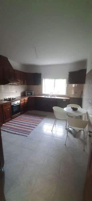 Alugo apartamento T3