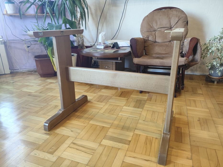 Новий дерев'яний стіл для вітальні, тераси  або кухні