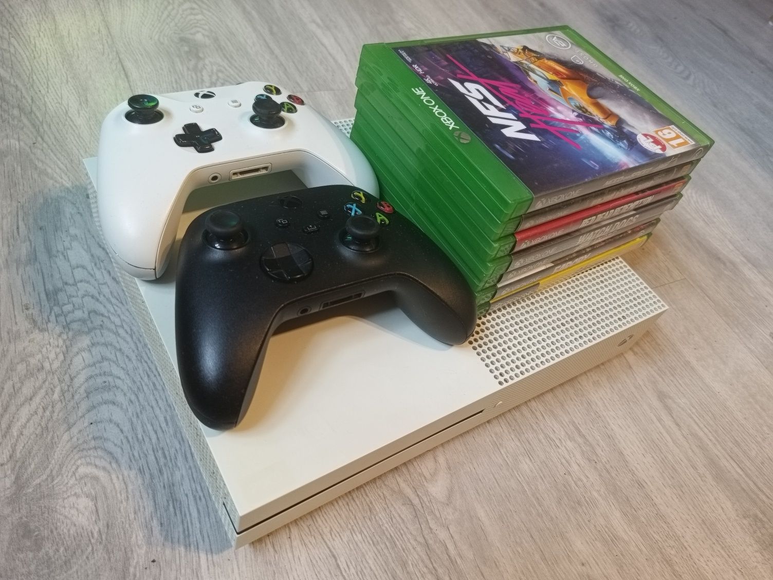 Xbox One S + gry