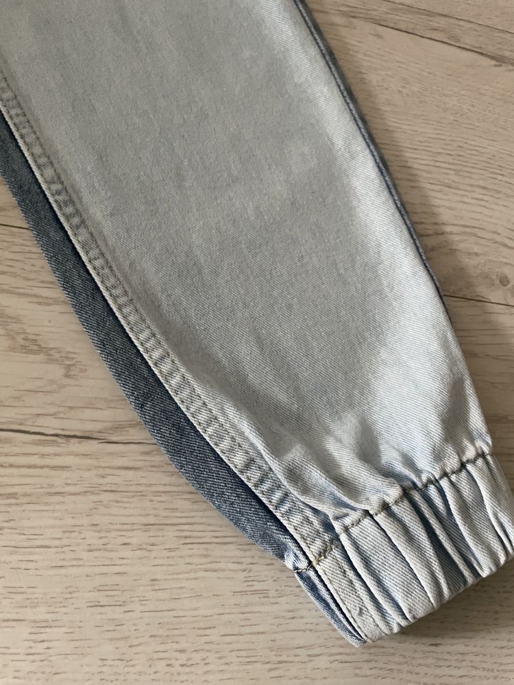 Bawełniane dwukolorowe spodnie jeansy jogger wysoki stan Sinsay xxs