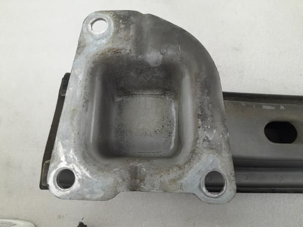 Reforço pára-choques trás VOLVO V50 (MW)