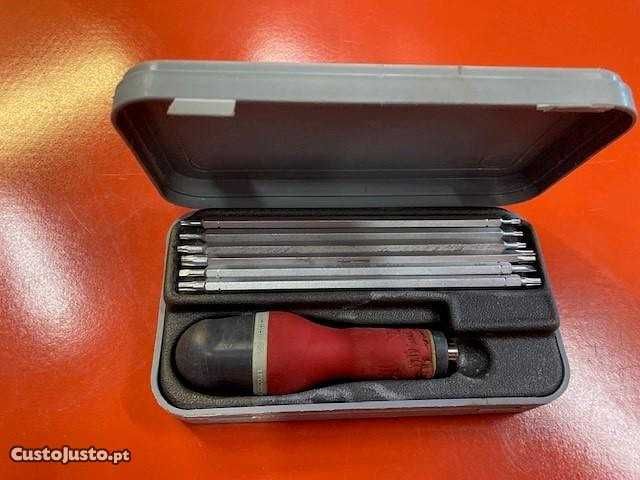 Conjunto de Chaves de Fenda Multifuncional com Estojo