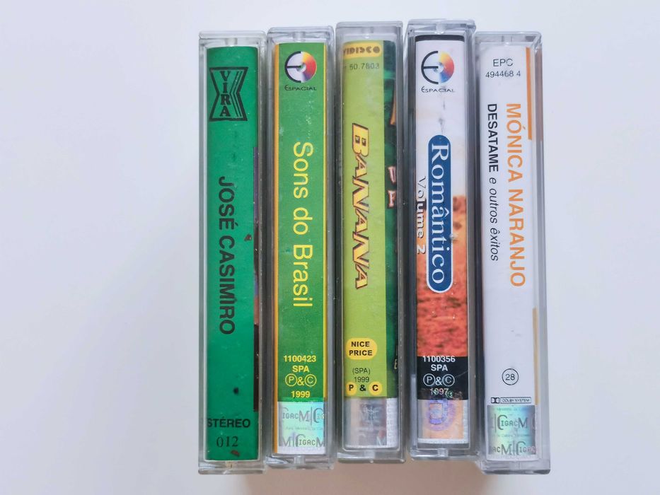 Cassetes de música variada