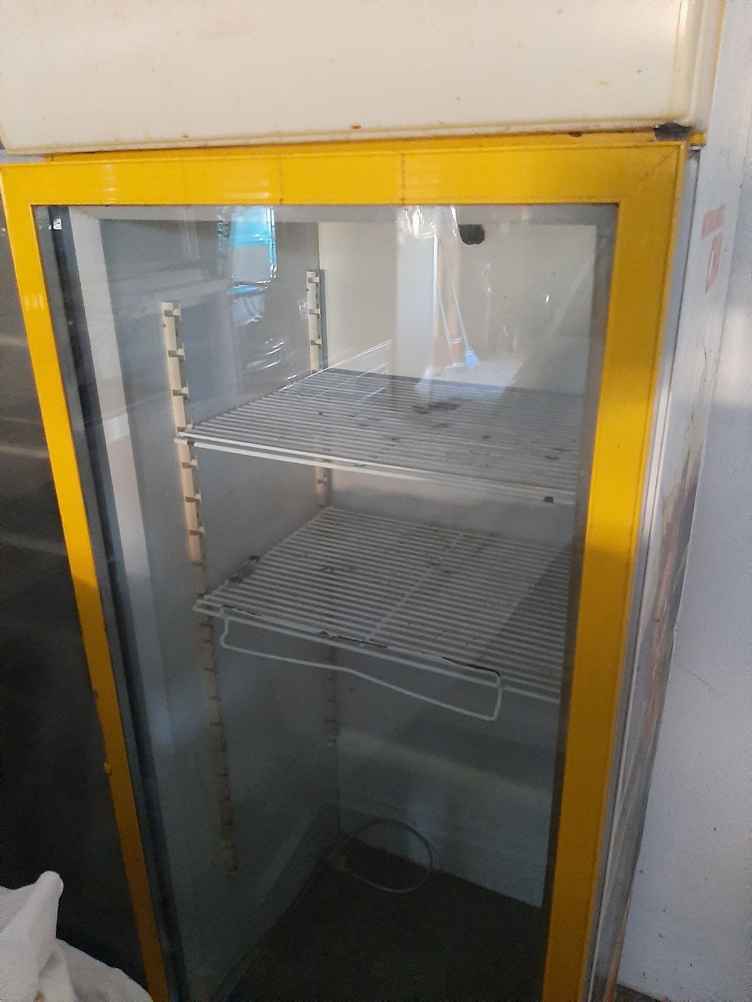 Frigorifico vertical porta em vidro