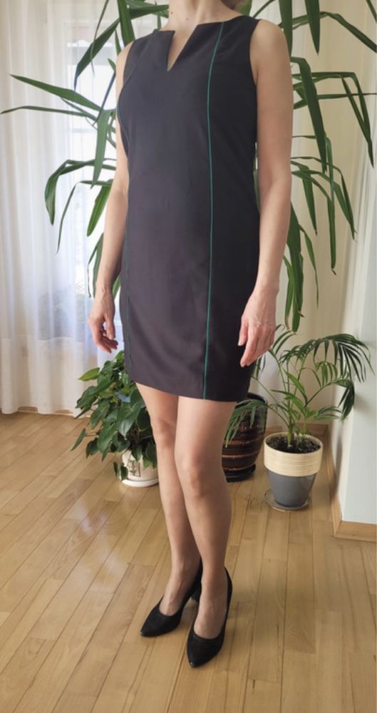 Czarna sukienka Reserved