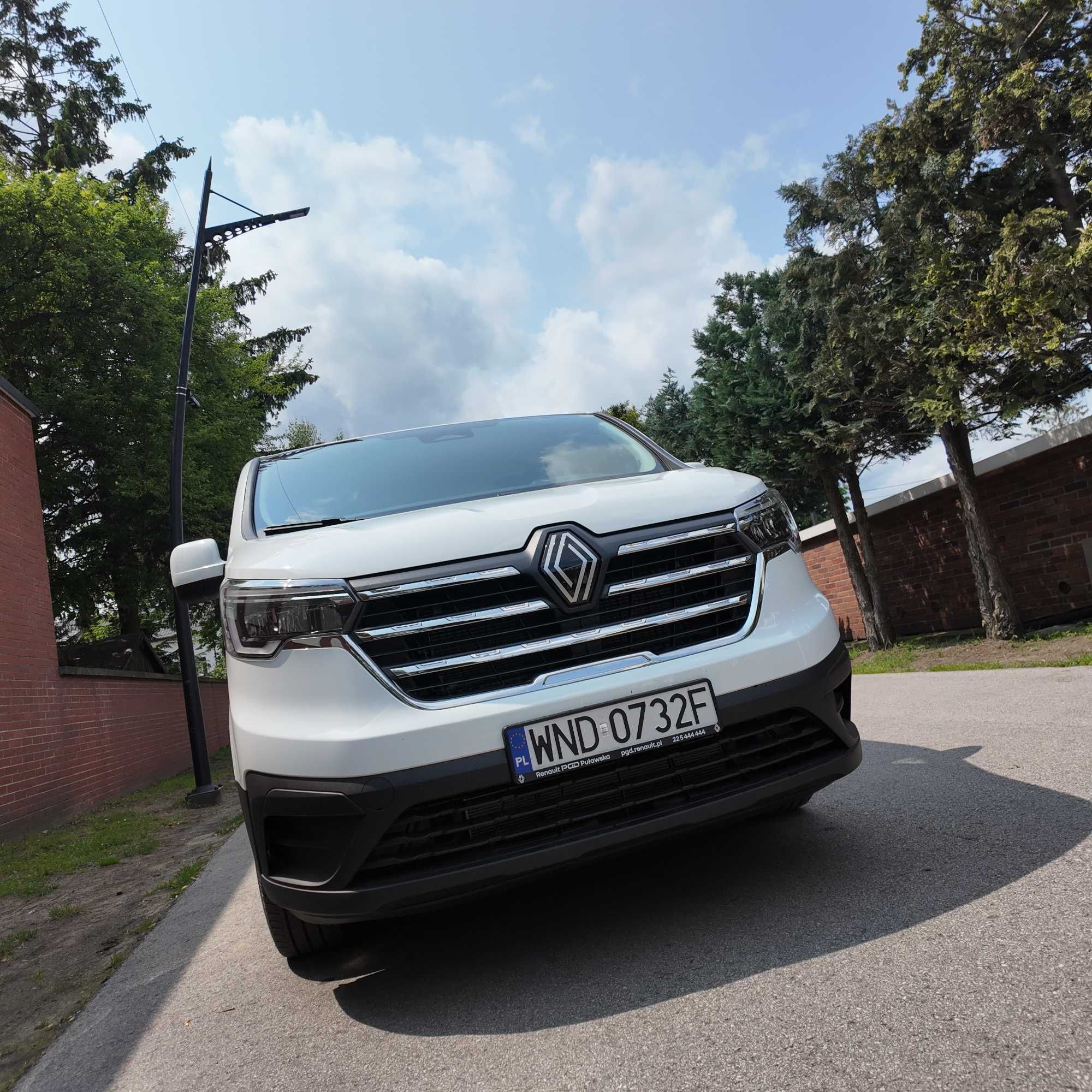 Wynajem busa 7,8,9 osobowego wypożyczalnia aut Renault Trafic