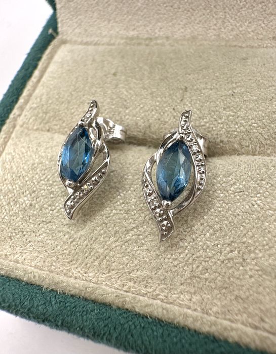 Złote kolczyki z topazami i diamentami