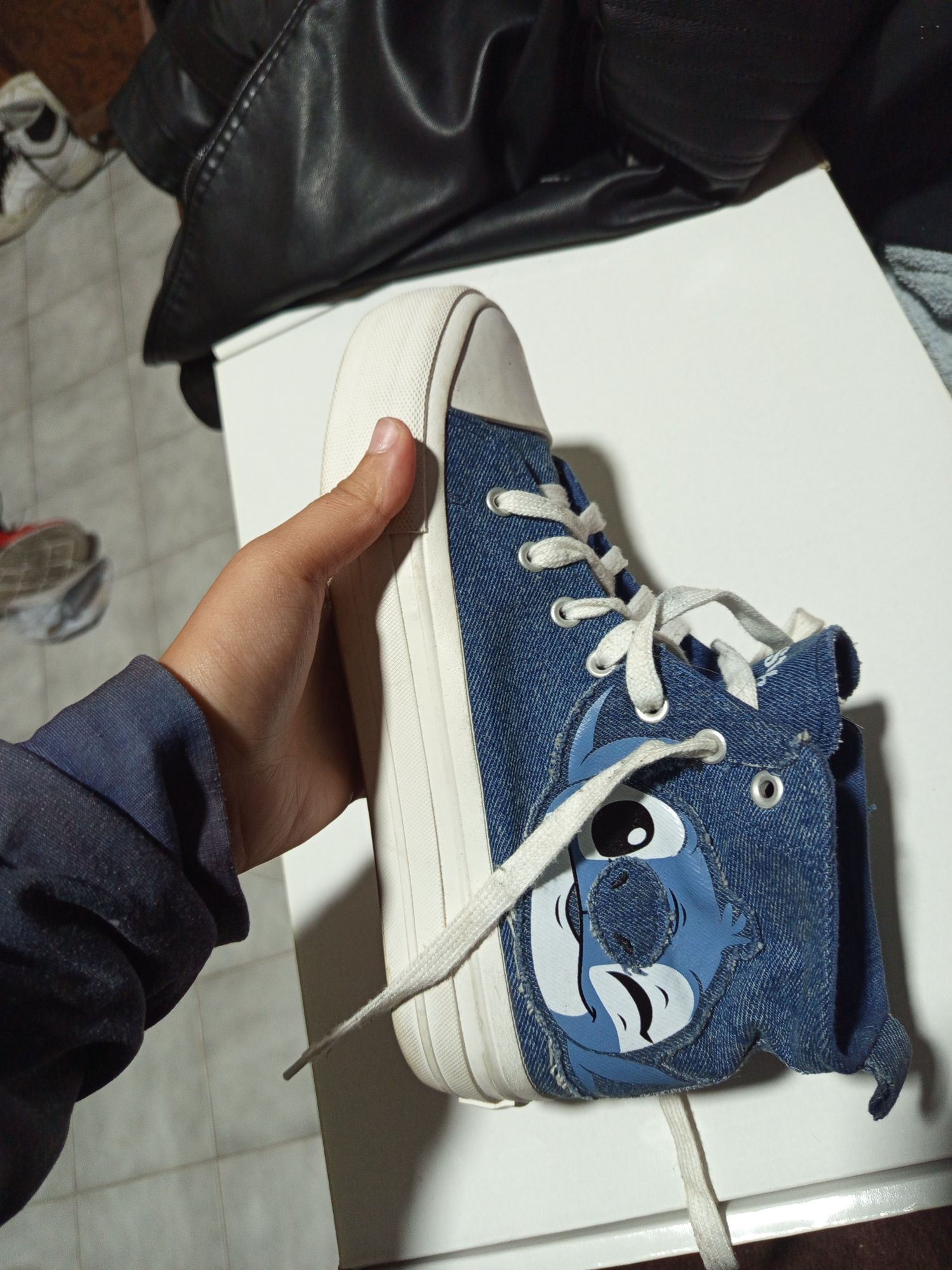 Vendo tennis de cano alto do stitch
