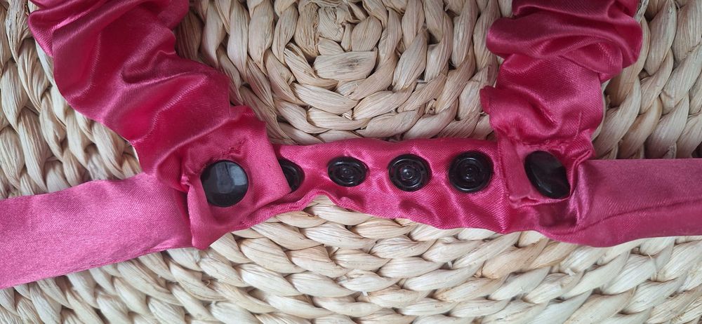 Różowy satynowy wałek do kręcenia włosów loki bez użycia ciepła