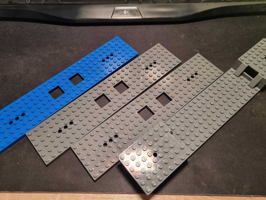 Деталі Lego для складання потягів