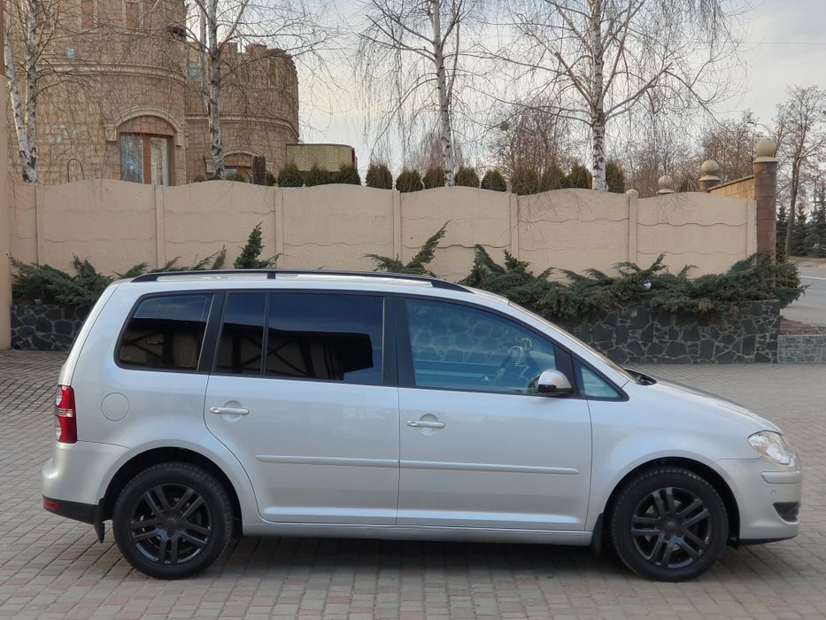 Продам свіженький з Франції VW Touran