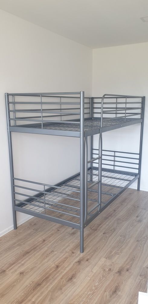 Łóżko piętrowe IKEA SVÄRTA metalowe
