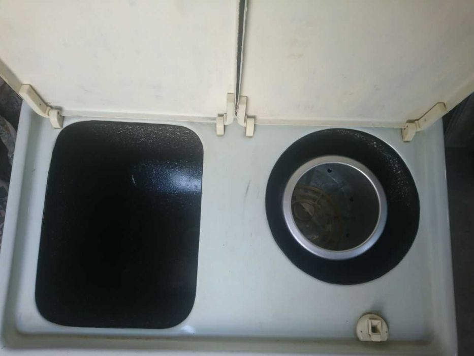 Пральна машина "Ауріка" з центрифугою