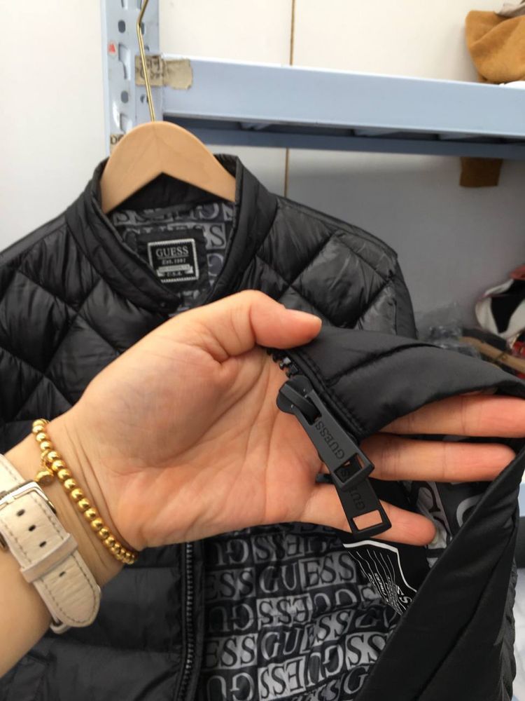Куртка чоловіча Guess S