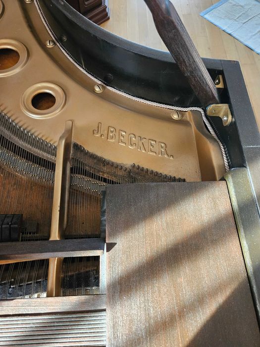 Fortepian / pianino marki J.Becker do poprawek