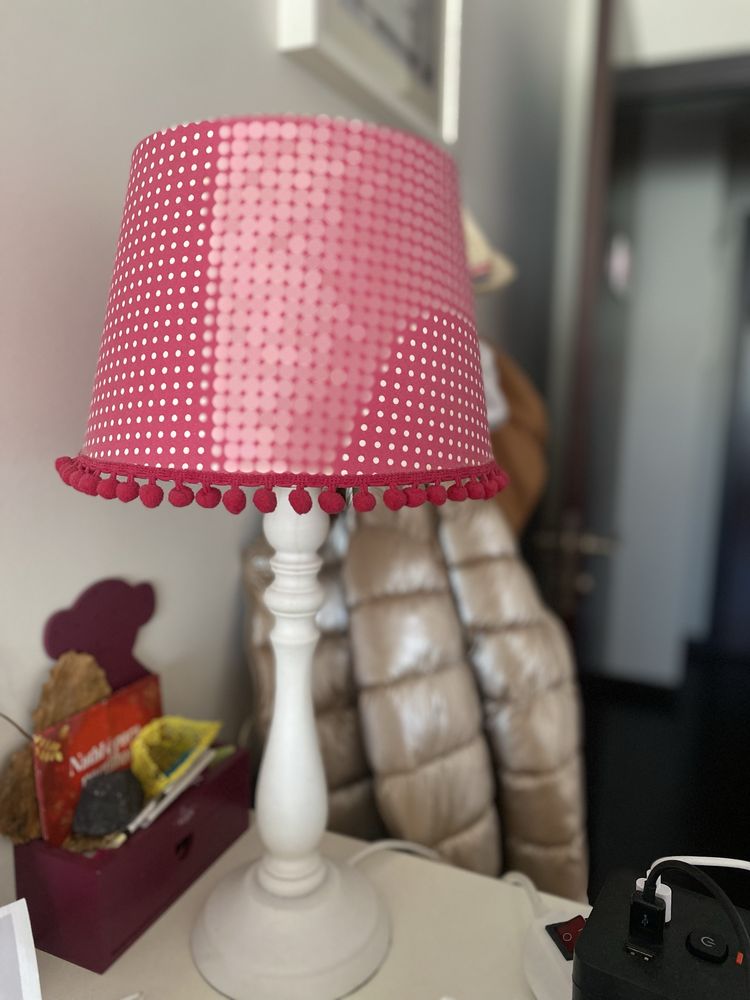 Candeeiro de pé - rosa avermelhado