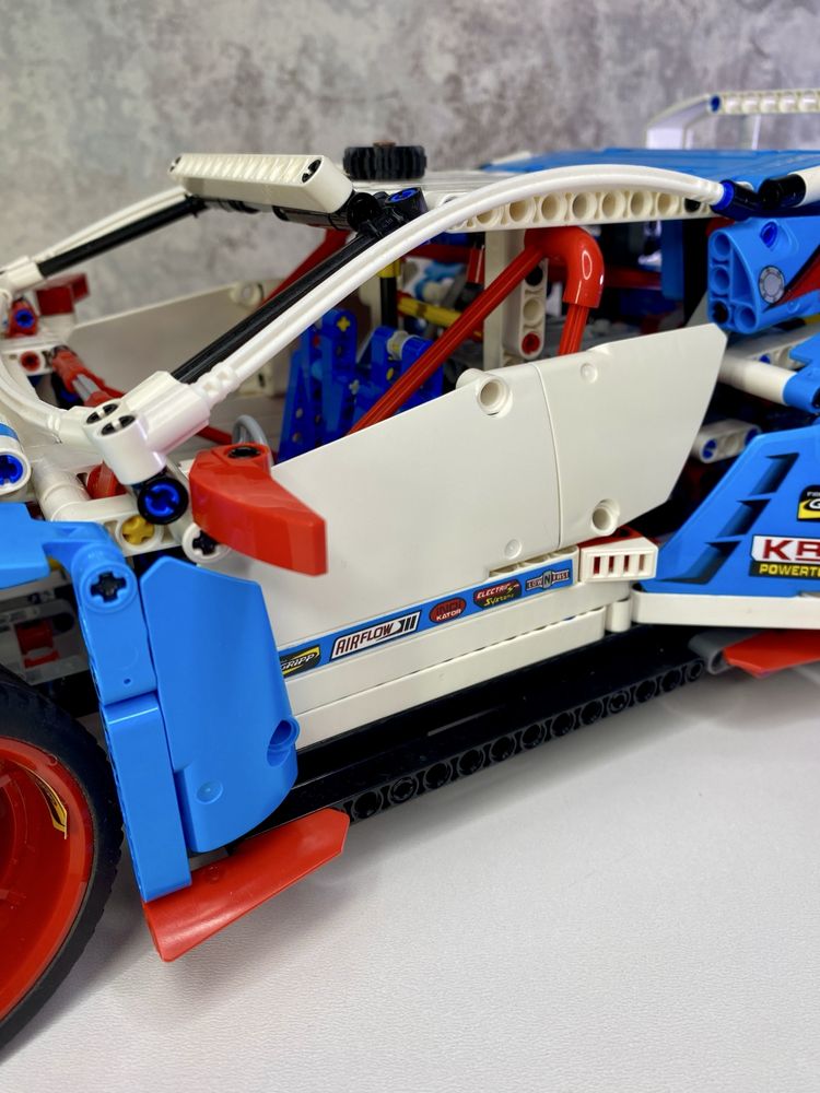 Klocki LEGO Technic 42077 - Niebieska wyścigówka