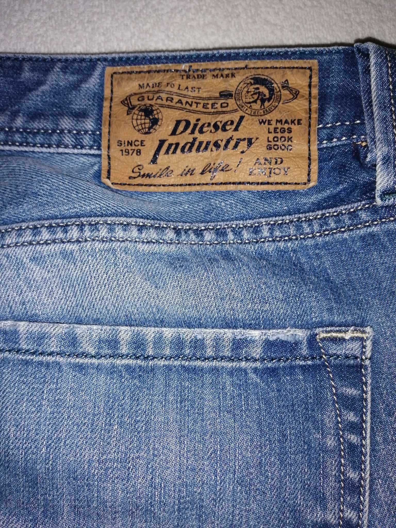 DIESEL Jeans Larkee Spodnie Męskie W32 L34 Dżinsy Oryginalne Bawełna
