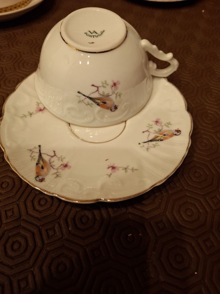 Lote 10 Chávenas porcelana