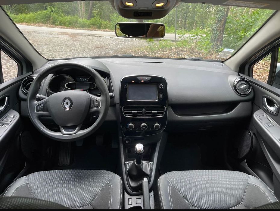 Renault Clio em otimo estado