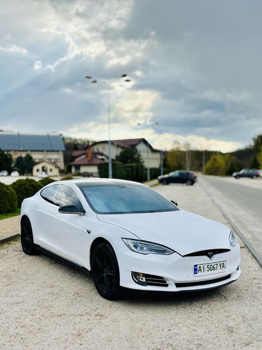 Tesla model S P85 2013р