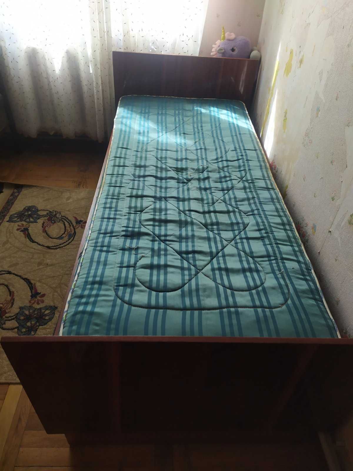 Ліжко з матрацем
