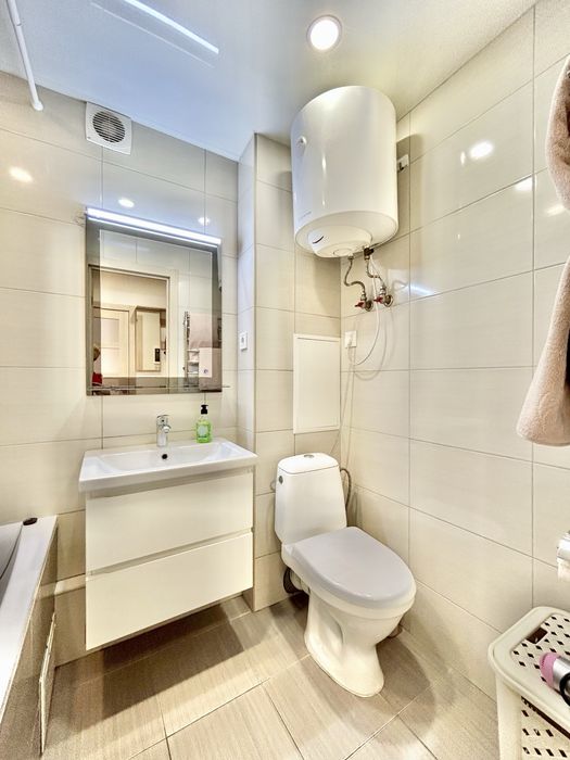 (7)Квартира посуточно подобово Госпіталь Культури 5 проспект Науки