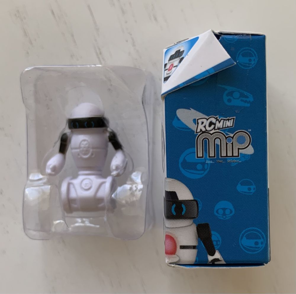 Игрушка Mini Brands Toy - Series 5 - RC MINI MIP как робот киндер ZURU